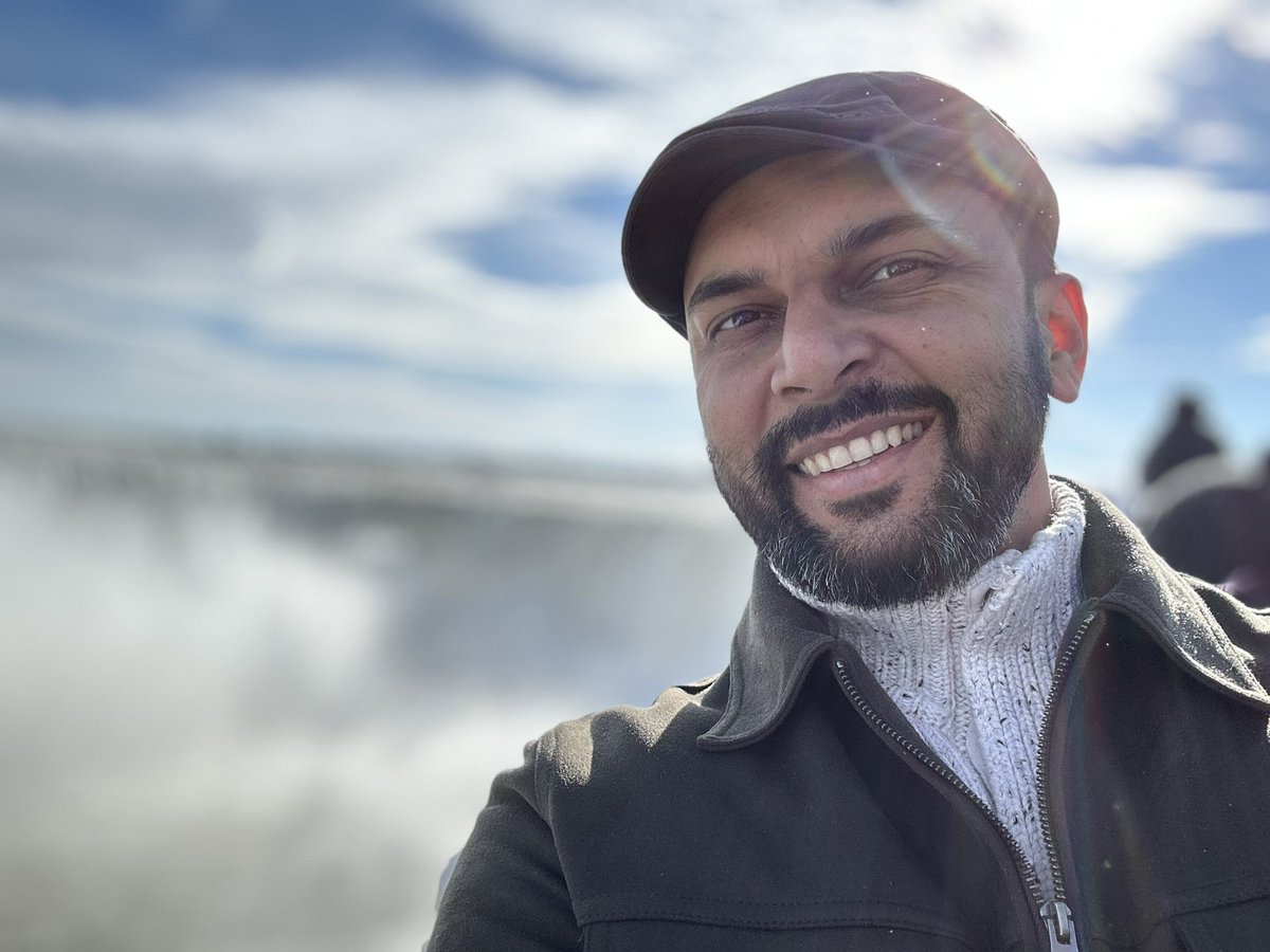 QasimRashid's tweet photo. Niagara Falls is incredibly beautiful in the winter ❤️ https://t.co/jWIH5xlV8K