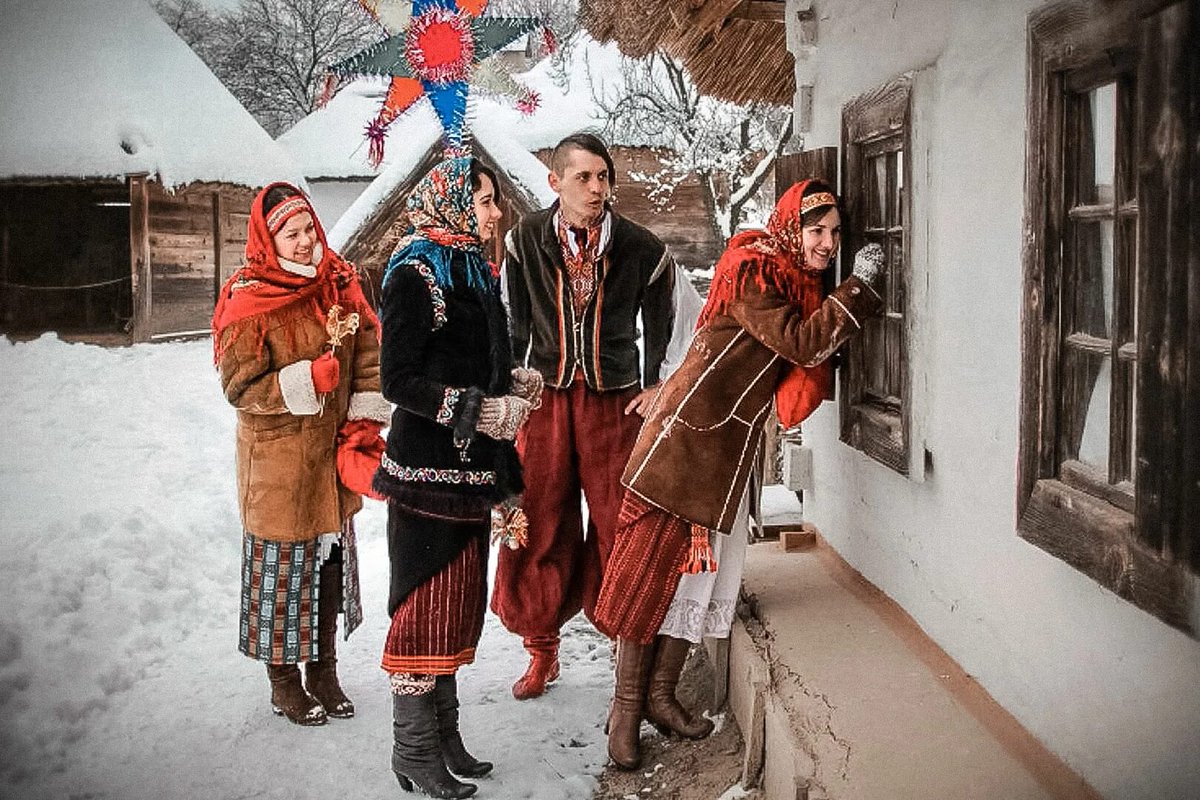 PomakHistory's tweet photo. ***
Rusya'da Kolyada kutlamaları.

#Koleda #Kolyada #Bocuk #Pomak https://t.co/kFn6ET2A2t
