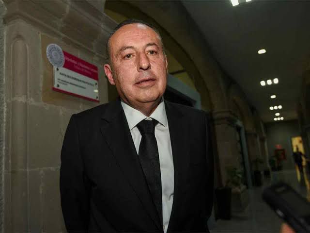 c4jimenez's tweet photo. EL RESPONSABLE de la IMPUNIDAD 
Es el titular d @FiscaliaEdomex José Luis Cervantes
Su equipo LIBERÓ al BORRACHO q arrolló y mató a Jorge Claudio, un tamalero q salió a trabajar en @CuautitlanMX 
Ahora dice q lo liberaron pues no es grave ese homicidio
ASÍ LA IMPUNIDAD en @Edomex https://t.co/rOnLra14ws