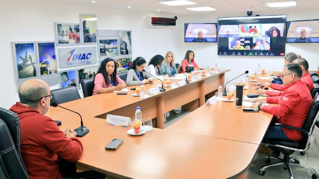inac_ve's tweet photo. MG @JuanTeixeiraD junto a su equipo sostiene reunión con representante de #MINTUR y la aerolínea PegasFly, en aras de evaluar nuevas estrategias que beneficien y fortalezcan a Venezuela como un destino turístico, garantizando un servicio óptimo a los usuarios del transporte aéreo https://t.co/VwmFE2kIJA