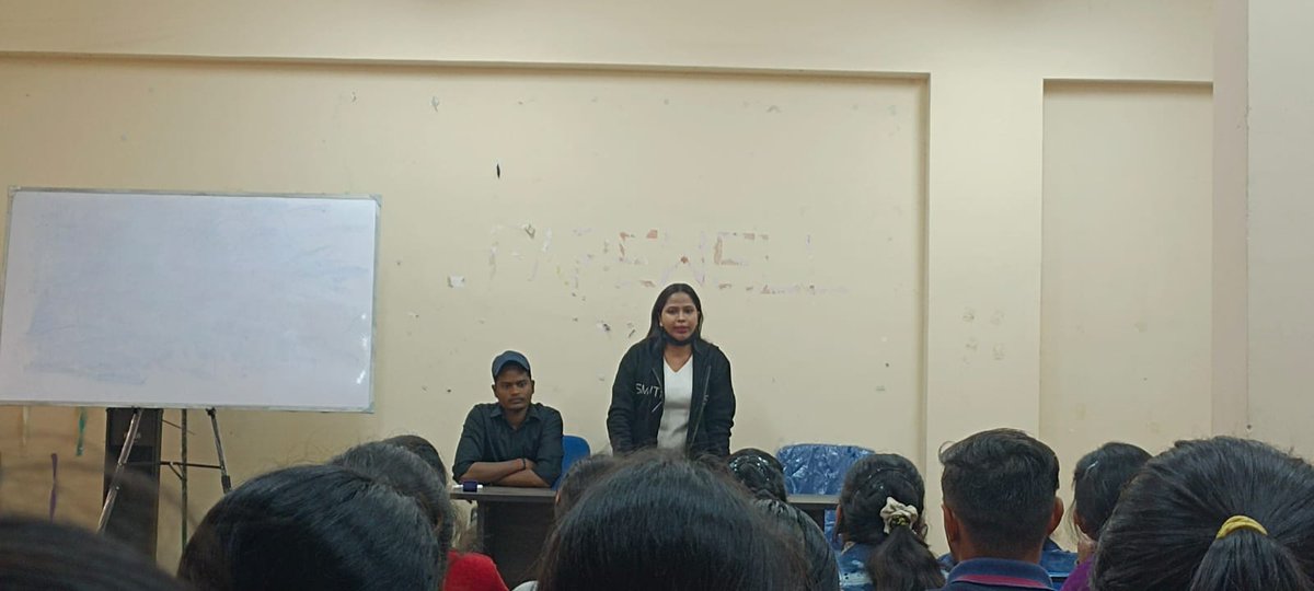 HindiTmcp's tweet photo. राज्य सरकार के निर्देशानुसार STUDENTS WEEK पालन करने के लिए तथा कार्यक्रम संबंधित चर्चा के लिए हिंदी विश्वविद्यालय तृणमूल छात्र परिषद की ओर से आज एक बैठक का आयोजन किया गया।🙏🏻💚
#BanglarGorboMamata💚
@AITCofficial💚
#Student_Week💚
#HindiUniversityTMCP 💚 https://t.co/Ngv5y3KP4I