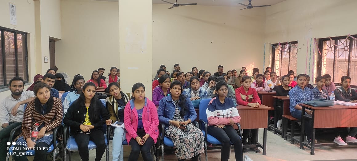 HindiTmcp's tweet photo. राज्य सरकार के निर्देशानुसार STUDENTS WEEK पालन करने के लिए तथा कार्यक्रम संबंधित चर्चा के लिए हिंदी विश्वविद्यालय तृणमूल छात्र परिषद की ओर से आज एक बैठक का आयोजन किया गया।🙏🏻💚
#BanglarGorboMamata💚
@AITCofficial💚
#Student_Week💚
#HindiUniversityTMCP 💚 https://t.co/Ngv5y3KP4I