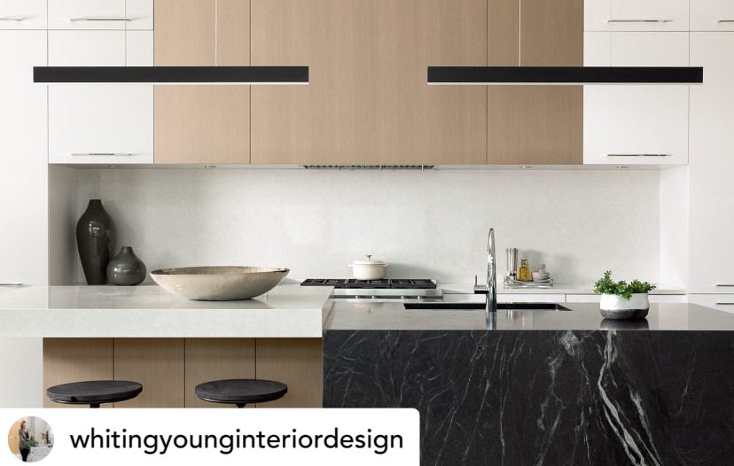 dauterstone's tweet photo. This beautiful kitchen design by Whiting Young Interior Design features a harmony of Cosmopolitan White Caesarstone &amp; Black Soapstone creating a dynamic backsplash and island in this exceptional space 🙌  Image credit - Klassen Photography https://t.co/zJqHri6LPI