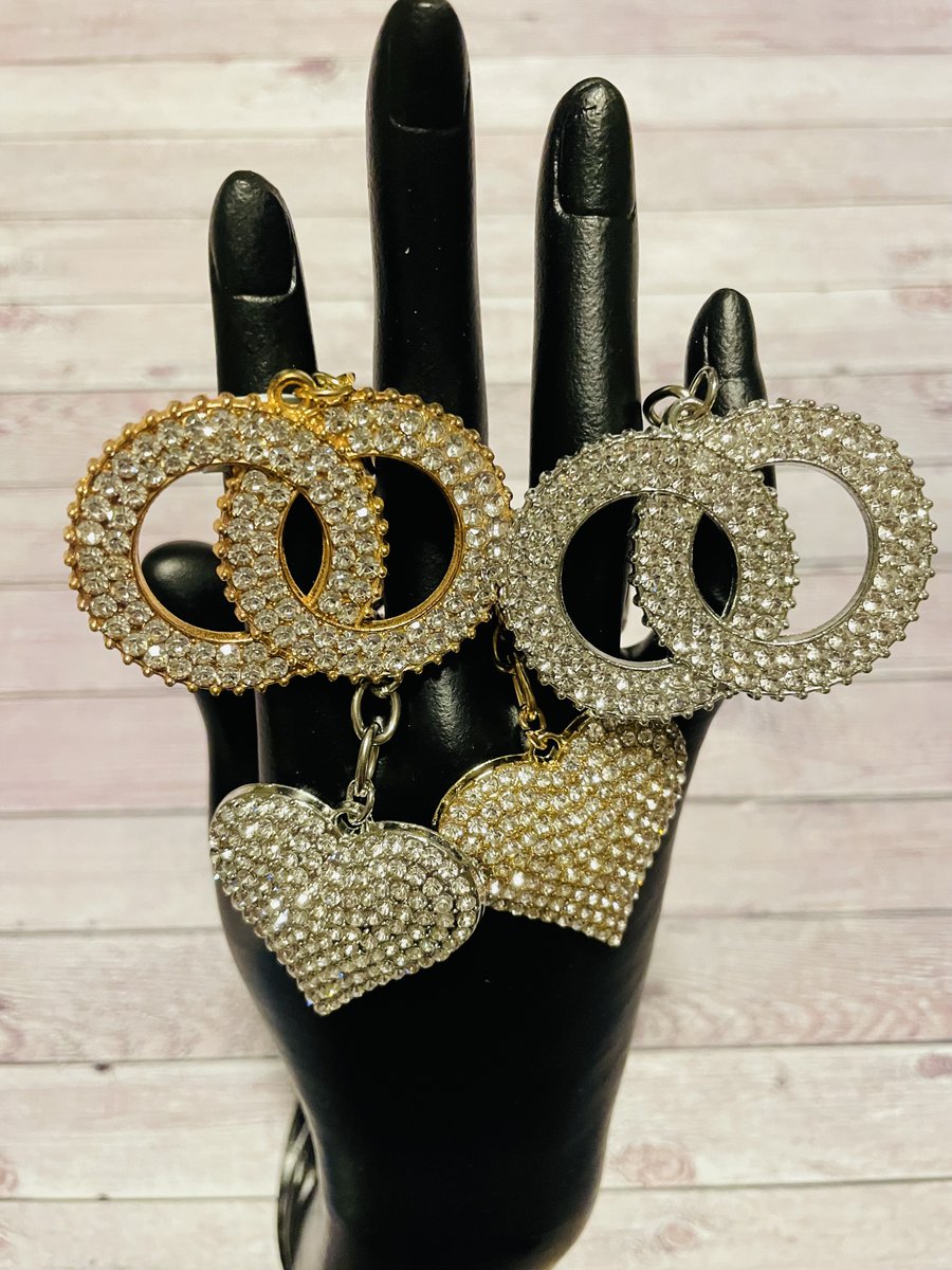 CuteNUniqueShop's tweet photo. When The Going Gets Tough, The Tough Get Keychain @ https://t.co/5OF4tBuTdg

#etsyshop #etsystore #EtsySeller #etsygifts #Accessories #keychain #GIFTforyou  #giftideas #gifts #giftforher #GiftforAll https://t.co/o9Sgb0SaaW