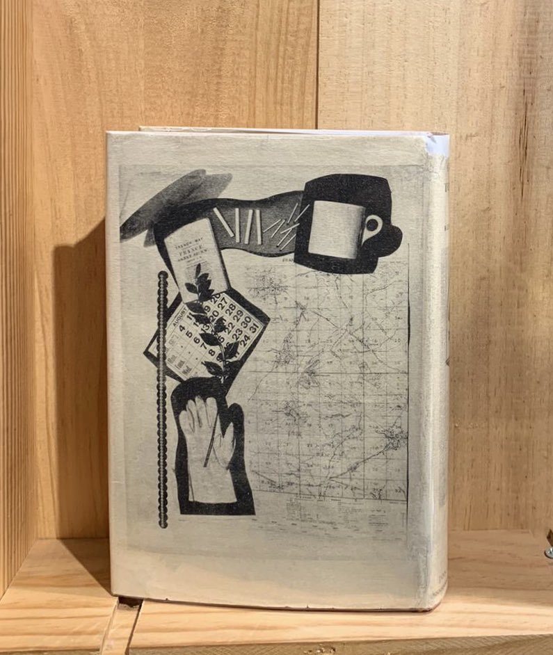 HenryPordesBook's tweet photo. “This is a story of what I was, not what I am”
A gorgeous first edition🤶🏼
#bookstore #london #londonbookshops #henrypordes #vintagebooks #henrypordesbooks #oldbooks #robertgraves #graves #goodbyetoallthat #autobiography https://t.co/GEwHtsBKly