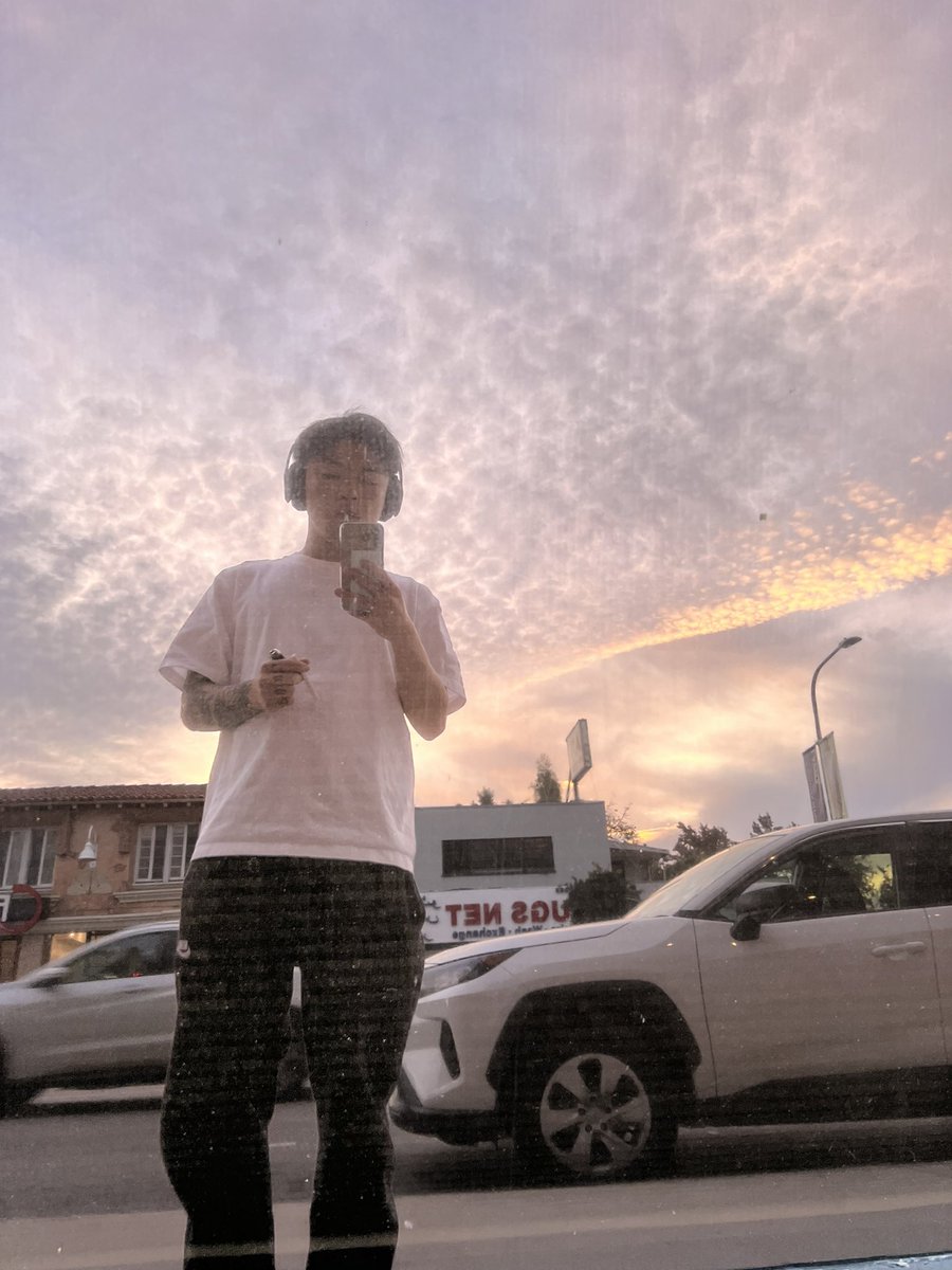__hagane_'s tweet photo. I'm live in Los Angels https://t.co/wr83Mmzy9B