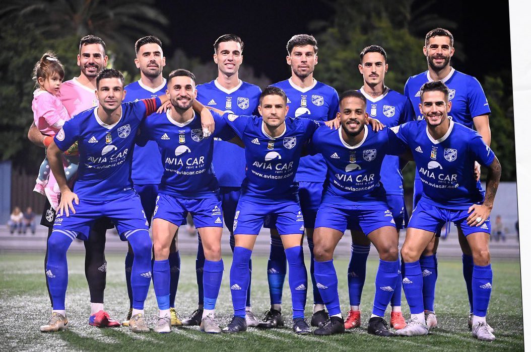 udsanfer's tweet photo. 📈 𝗘𝘀𝘁𝗮𝗱𝗶́𝘀𝘁𝗶𝗰𝗮𝘀 𝗴𝗲𝗻𝗲𝗿𝗮𝗹𝗲𝘀 𝗱𝗲 𝗻𝘂𝗲𝘀𝘁𝗿𝗼 𝗽𝗿𝗶𝗺𝗲𝗿 𝗲𝗾𝘂𝗶𝗽𝗼 hasta el momento. 

Nos situamos en lo alto de la clasificación tras un primer tramo de competición de récord. 

#UDSanFernando | #ElAzulEstadeModa https://t.co/rujvUwOglC