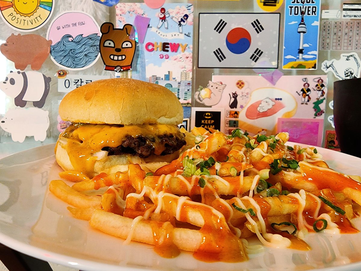 gochewKC's tweet photo. We know Chewers who came to our pop-ups in 2022 are missing our GOCHEW Burger and Signature Messy Fries... 😭❤️ We feel you. We're almost there! Hang tight!
#KansasCity #Foodtruck #comingsoon #KoreanAmerican #March2023 #Burger #Sandwich #hiring #KC #Independence #BlueSprings https://t.co/KJlWr3BmxW