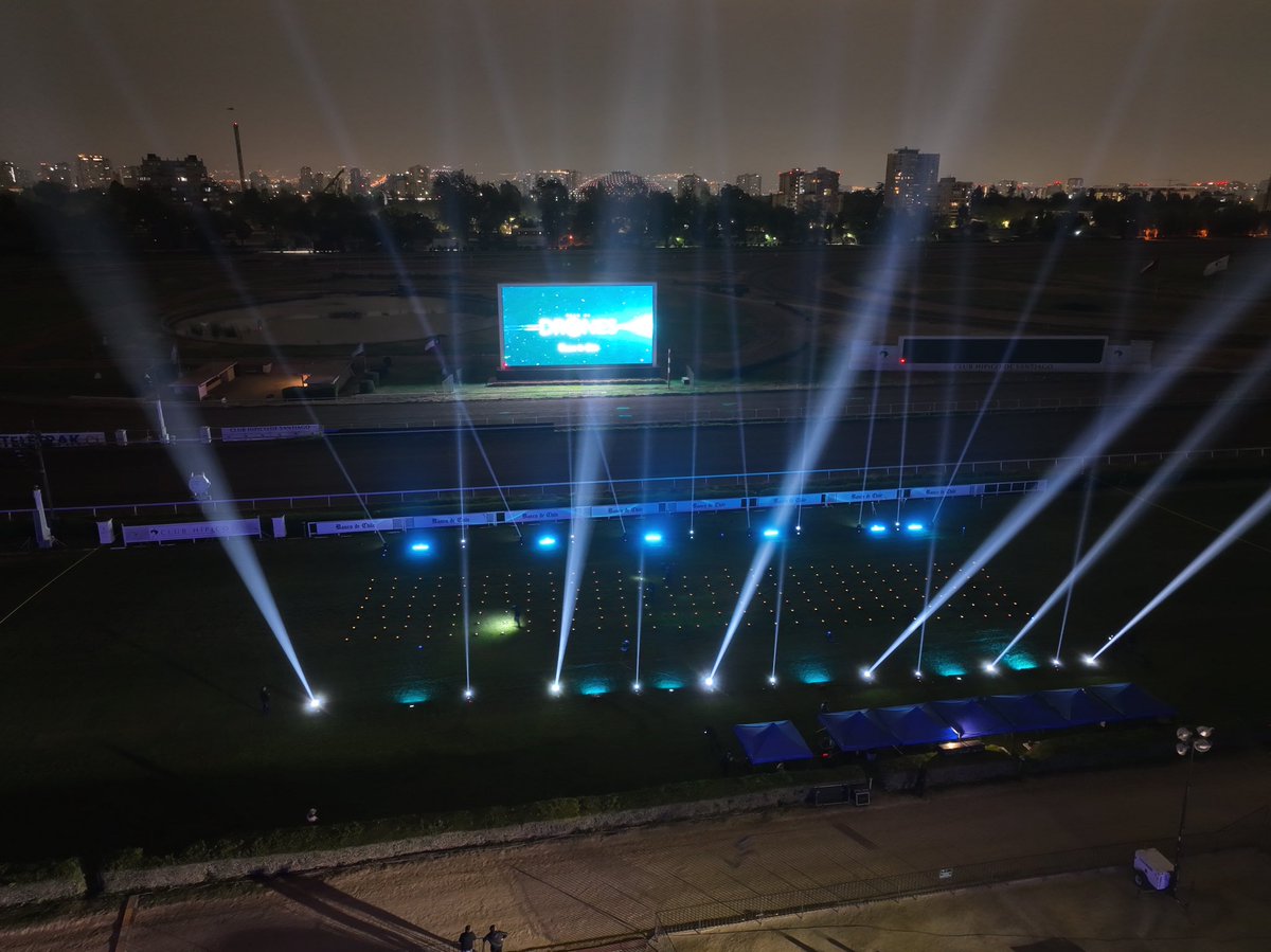 AlfonsoDrone's tweet photo. Quieres contratar show de drones para tu #fiesta #aniversario #empresa #Marketing  . Envíame Dm . #showdedrones #Showdrones #drones https://t.co/1c5G00V5DP