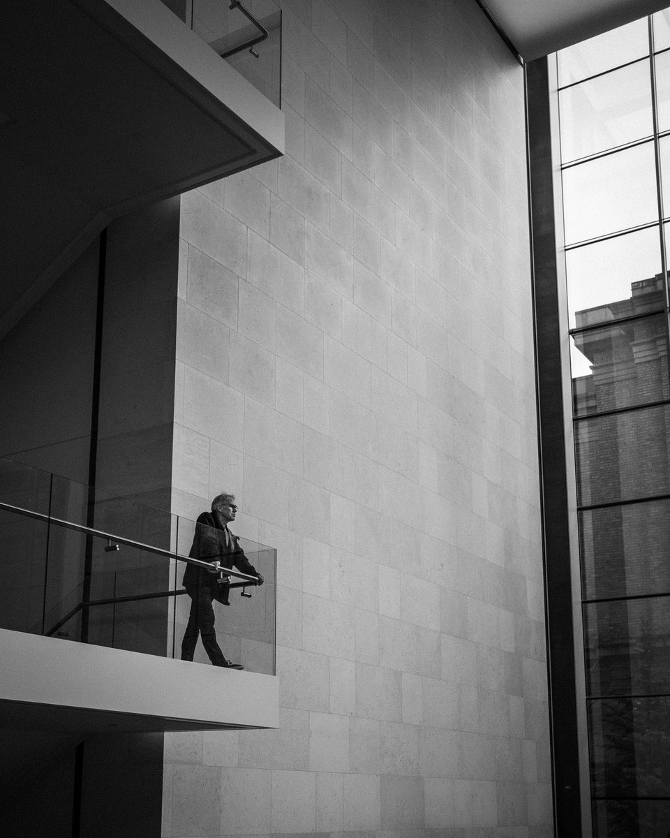 moistslimeangel's tweet photo. Falling in love with black and white again. https://t.co/wQUOCcZaXN