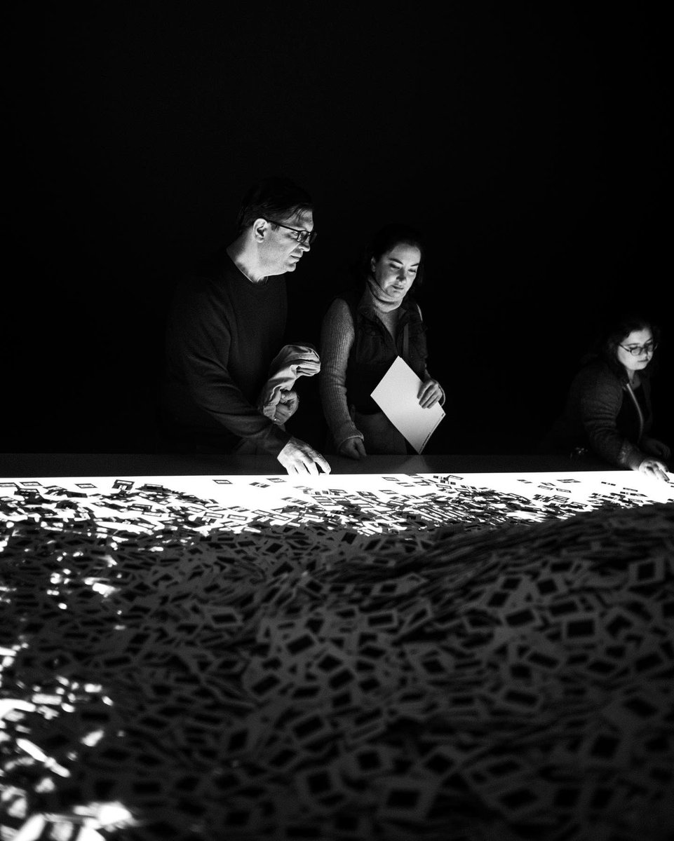 moistslimeangel's tweet photo. Falling in love with black and white again. https://t.co/wQUOCcZaXN
