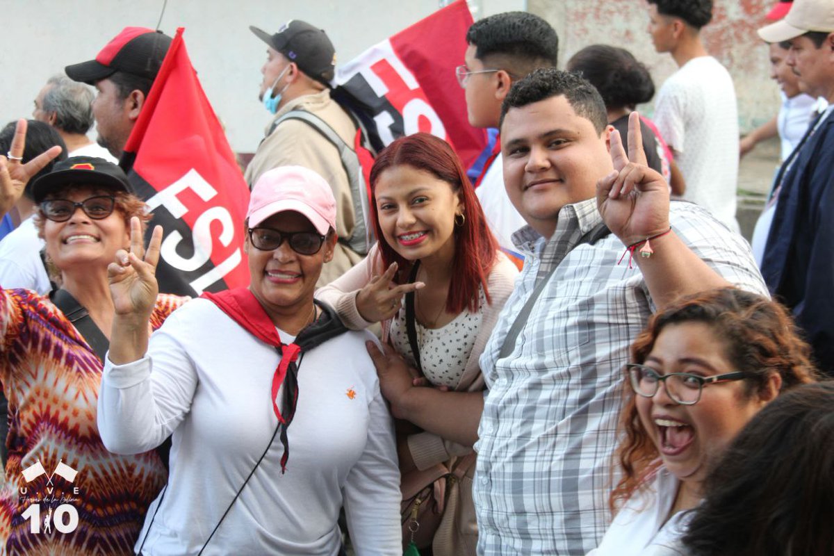 HeroesColina110's tweet photo. #Managua se desbordó de alegría con la impresionante caminata 🚶‍♂️🚶‍♀️ rojinegra 🔴⚫ ️ celebrando que Tod@s Junt@s Vamos Adelante! ✌🏻 Con Un Pueblo Que Vence! 💪🏻¡Con Daniel y Rosario al Frente! ✊🏻 ¡Dando gracias a Dios por las Victorias 2022!. https://t.co/acIU4xskbW