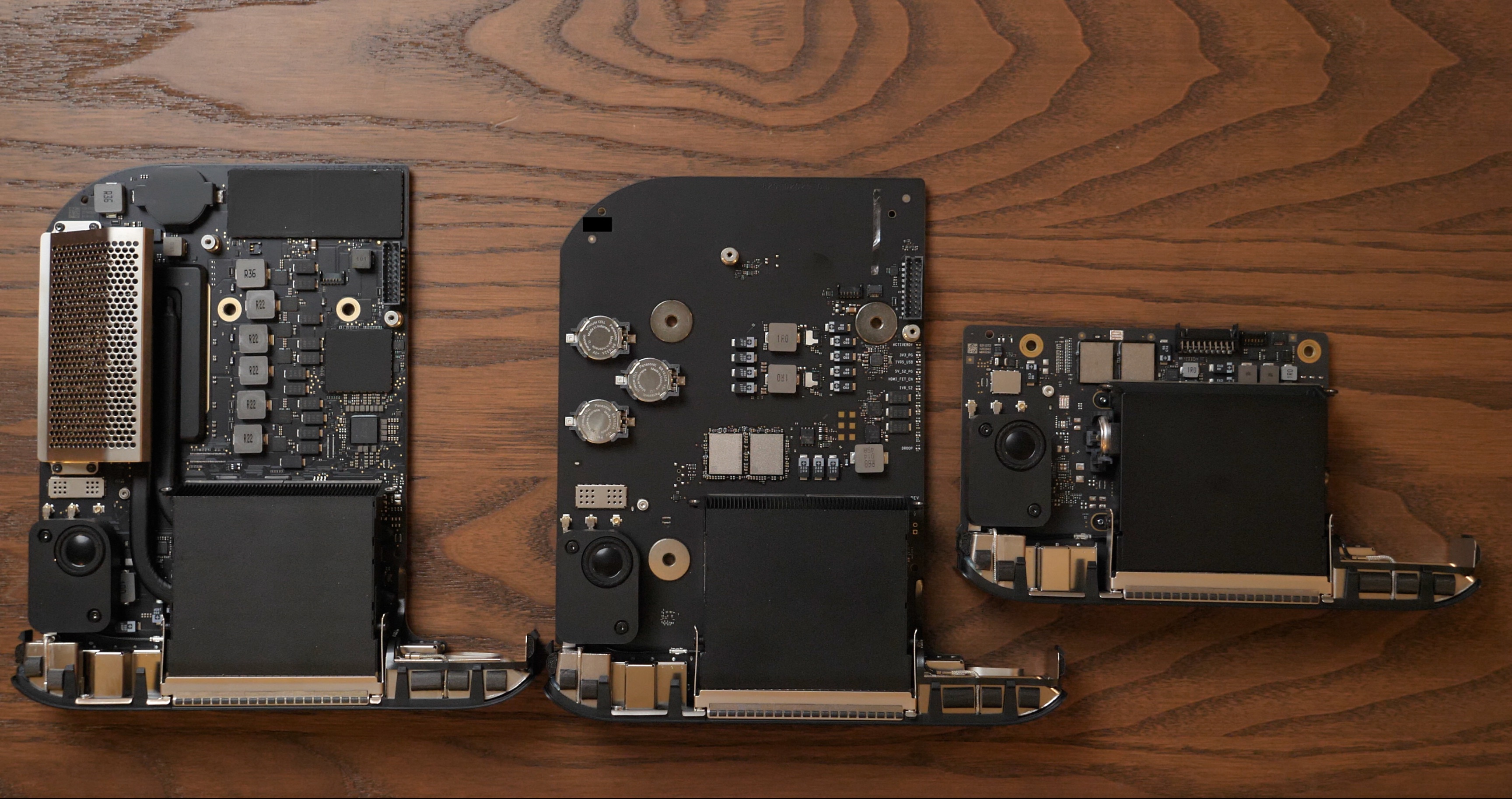 Luke Miani on Twitter: "Here's by side the 2018 Mac mini (left), DTK (center) and M1 (right). The DTK is a super cool hybrid fun fact, the SMC