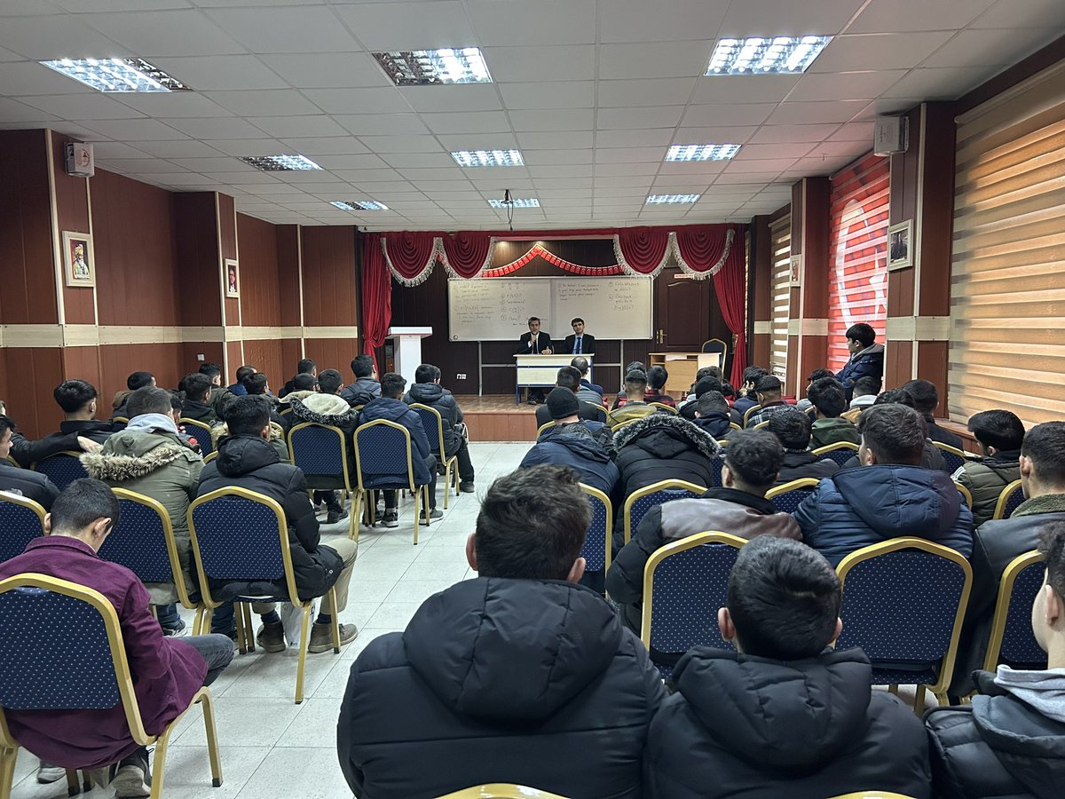 dincermanay's tweet photo. Ağrı KOSGEB İl Müdürü Abdulmelik TAŞKIN ve Şube Müdürü Mehmet ÖZMÜŞ, okulumuzu ziyaret ettiler KOSGEB'in sağladığı imkanları öğrencilere anlatarak küçük ve orta ölçekli girişimciler için birçok fırsat sunduklarını ve bu imkanlardan faydalanılması gerektiğini belirttiler https://t.co/xt57rsCnTS