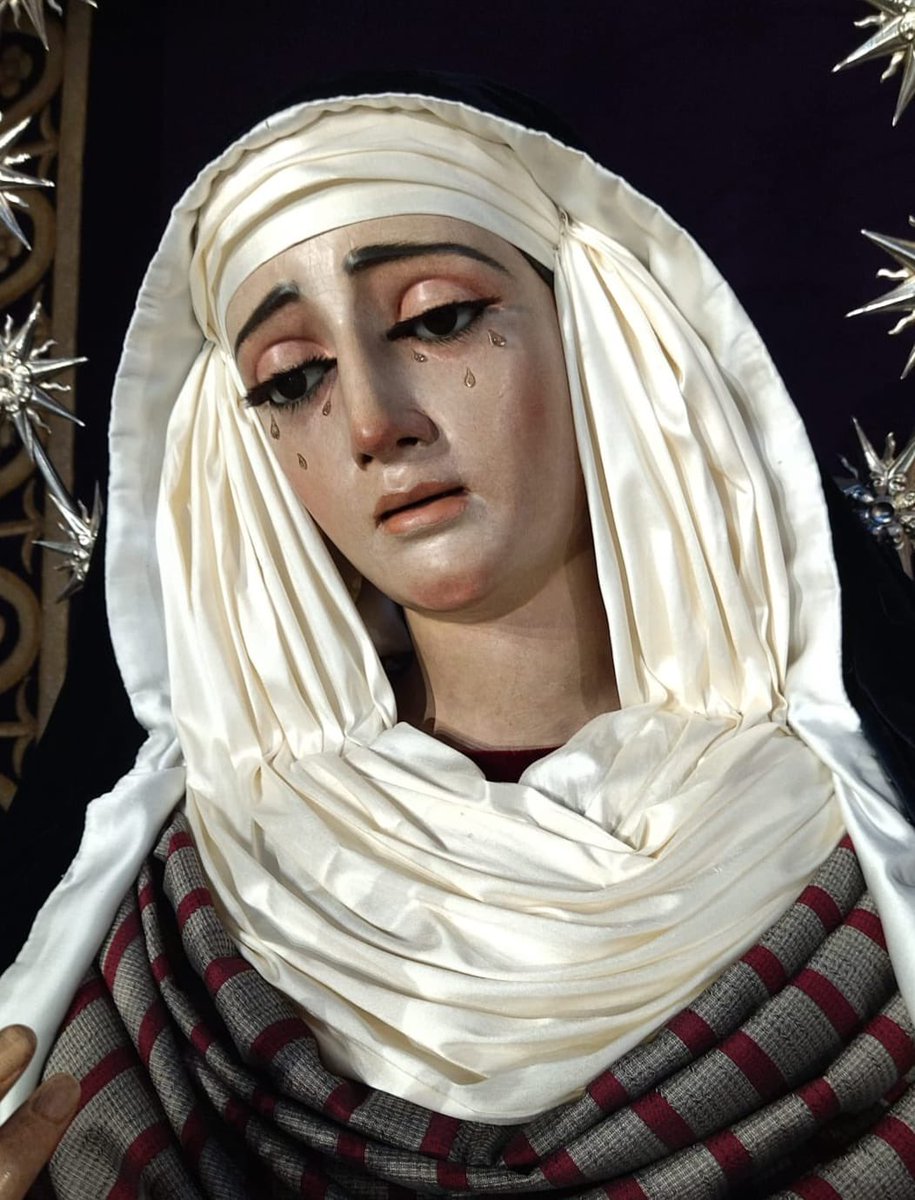 columnayazotes's tweet photo. La Virgen de la Victoria luce de hebrea para esta Navidad.

📸 Priostía https://t.co/alt0l1LTUm