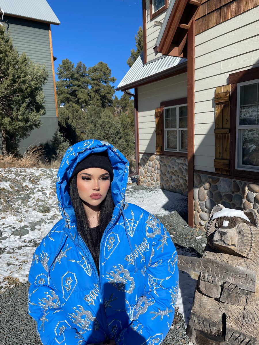 SWIXXZ's tweet image. our last drop of the year is live 👩🏻‍💻 get our new Chrome AOP Puffer Jacket rn at swixxz.com 🥶