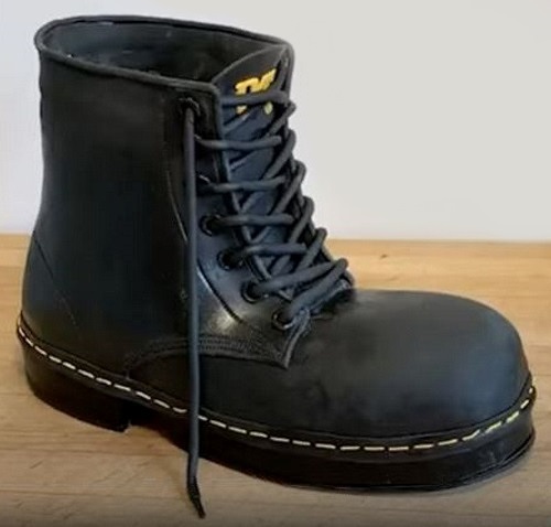 unpodiblu's tweet photo. If you're not drawn to take a closer look, I'll eat this boot!!
π€― Wow!! #AmazingCakes π #Boot #Cake
https://t.co/F7UD8mbaNr #CakeArtist https://t.co/dQwR3uHK2E