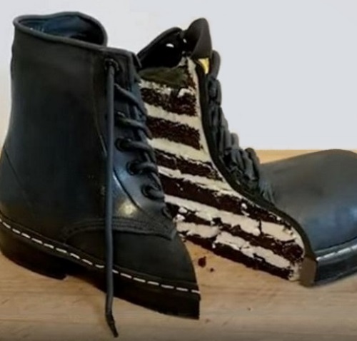 unpodiblu's tweet photo. If you're not drawn to take a closer look, I'll eat this boot!!
π€― Wow!! #AmazingCakes π #Boot #Cake
https://t.co/F7UD8mbaNr #CakeArtist https://t.co/dQwR3uHK2E