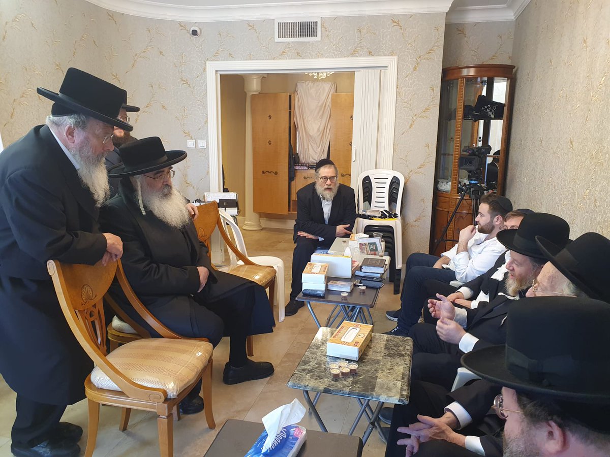 behadrei_bhol's tweet photo. לא ידעו כלום > למחרת הקבורה: המשפחה גילתה כי אביהם נתן את קברו בחיים > https://t.co/CdJEtfqcXw https://t.co/p3D7M7TJs9