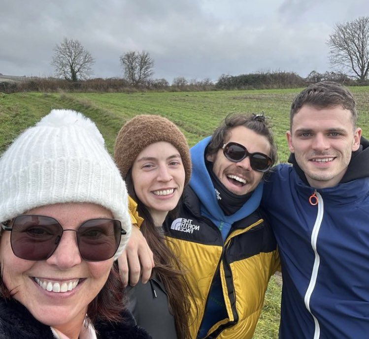 LTHSOURCE's tweet photo. 📸| Harry with his family recently ! 

🥰❤️ https://t.co/iKRD3UkQSg