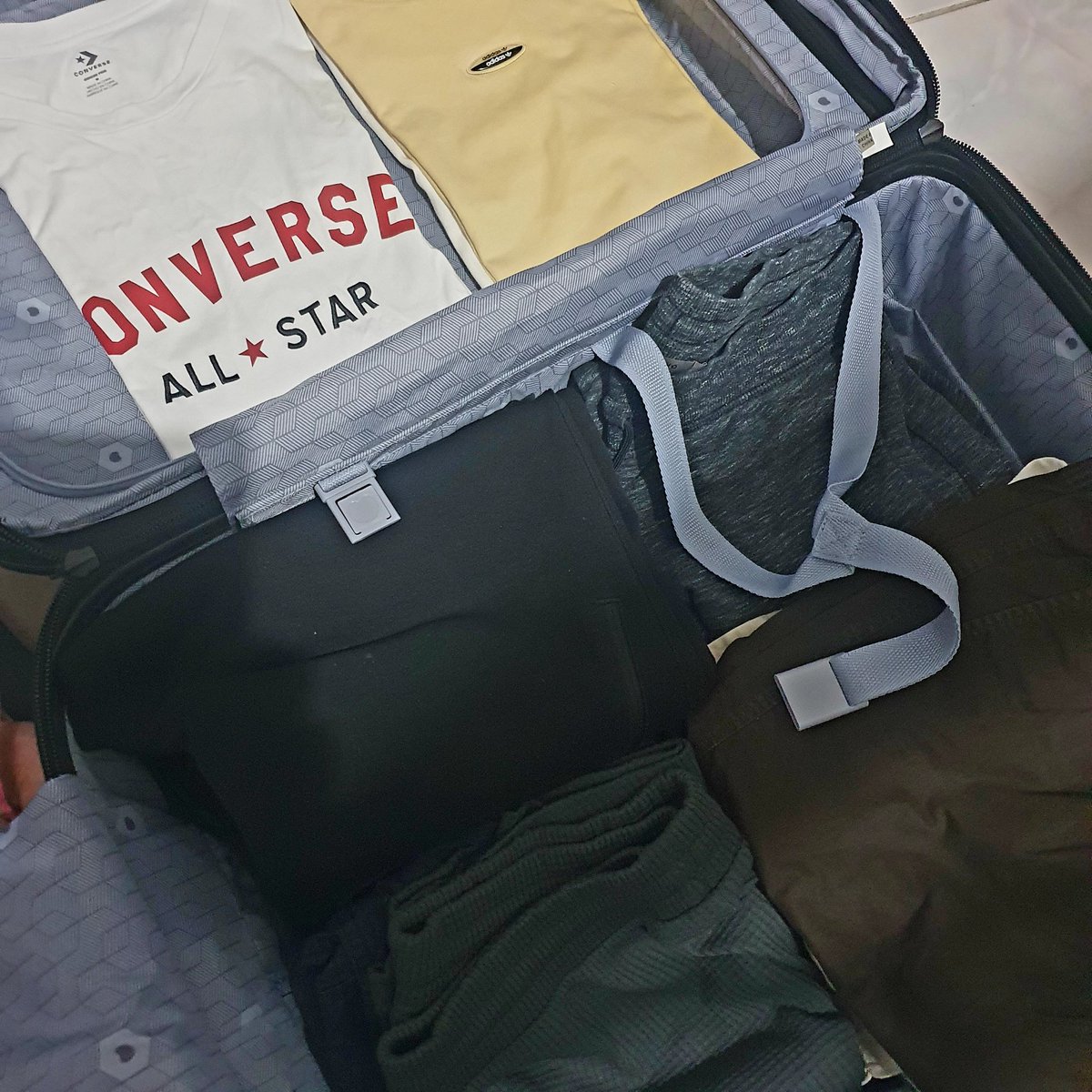 offlvrcaballero's tweet photo. Packing to celebrate the new year with family in Davao. Thank you, #Converse #VRCaballero https://t.co/ZwGEIKdc2H