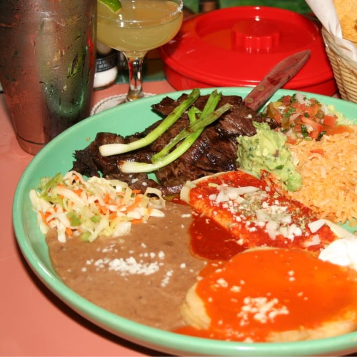 SiSenorHallSt's tweet photo. As we get ready to ring in 2023, we wanted to take a moment to thank our wonderful customers. Like this post if you're looking forward to all the tasty Mexican dishes that you'll be enjoying at our place in the new year. #MexicanFood https://t.co/xf7O9oUmLk