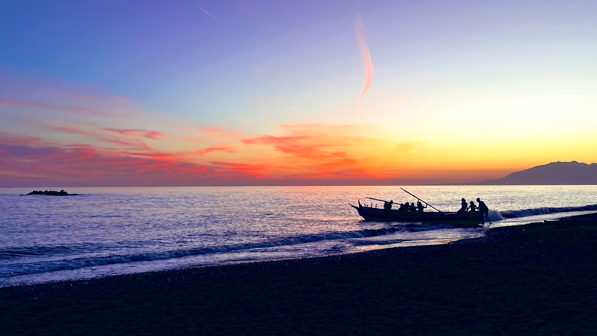 Buenas noches 🌙 desde mi rincón favorito #calafornia <a href="/ElTiempoEnMlag1/">ElTiempoEnMálaga</a> <a href="/Eltiempoalsur/">𝔼𝕝 𝕥𝕚𝕖𝕞𝕡𝕠 𝕒𝕝 𝕤𝕦𝕣</a> <a href="/Malagaconacento/">Málaga con acento</a> <a href="/malgdemisamores/">Málaga de mis amores</a> <a href="/Malaga_AyerYHoy/">Málaga ayer y hoy</a> <a href="/OrgullodeMalaga/">Orgullosos de Málaga</a> <a href="/EnamoradaMalaga/">Enamórate de Málaga</a> <a href="/turismo_Rincon/">Turismo en Rincón</a> <a href="/andaluciaparais/">andaluciaparaiso ❤</a>