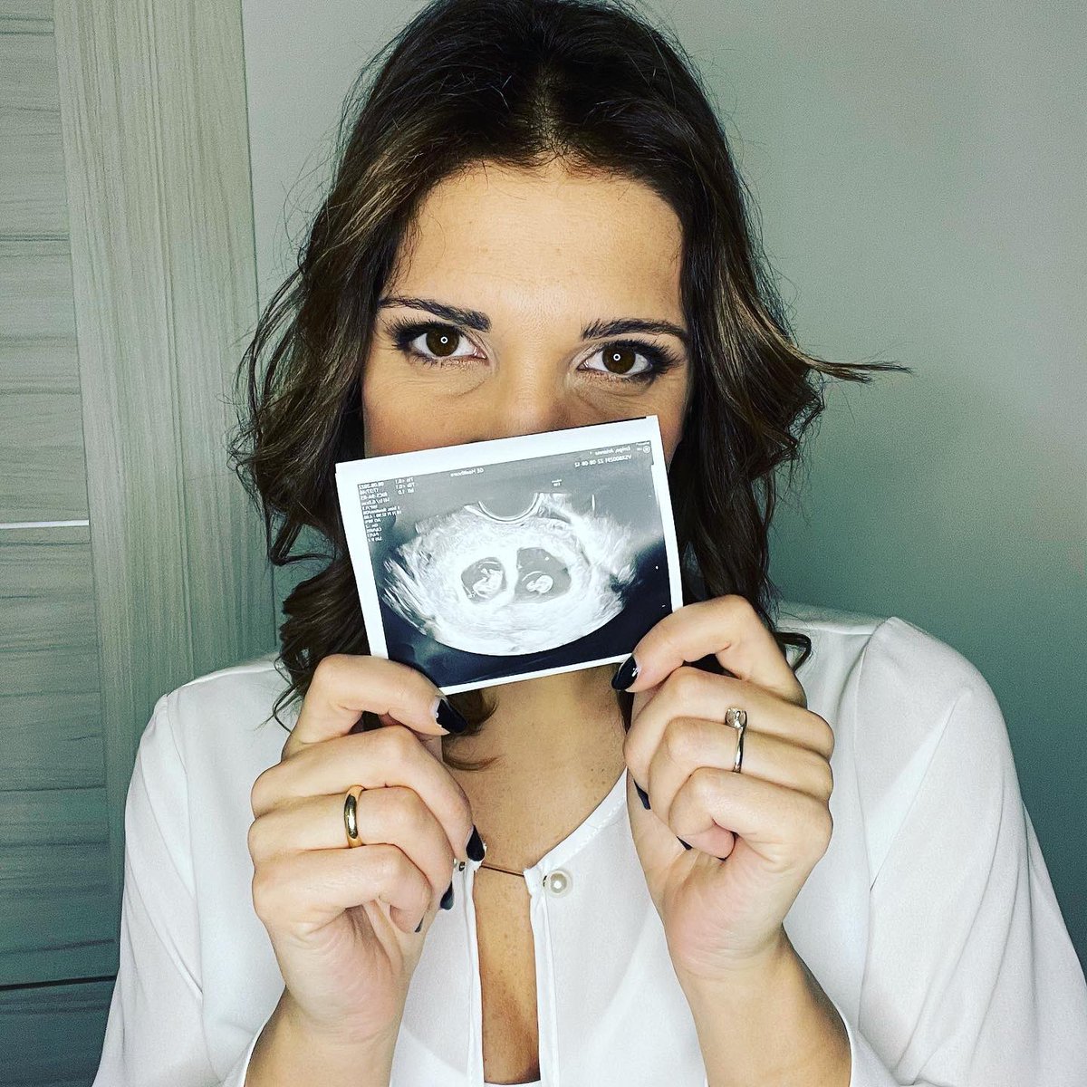 ary_erri's tweet photo. Il 2023 ci regalerà una grande gioia! 💖💙
Tra poco saremo in quattro e non vediamo l’ora. 🥰
La cicogna avrà un bel da fare….e anche noi!!! 🤪 https://t.co/ehcGInZRqZ