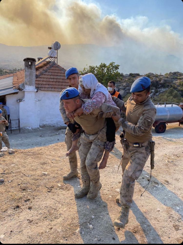 DaDaş 25 (@das_das878) on Twitter photo Vatan Savunmasının Sözleşmesi Olmaz.
Yiğit Uzman Çavuşlar Kadro Bekliyorlar.
<a href="/alitilkici38/">Ali Tilkici 🇹🇷</a>
#HerkesAldıUzmÇvşKaldı Vatan Savunmasının Sözleşmesi Olmaz.
Yiğit Uzman Çavuşlar Kadro Bekliyorlar.
<a href="/alitilkici38/">Ali Tilkici 🇹🇷</a>
#HerkesAldıUzmÇvşKaldı