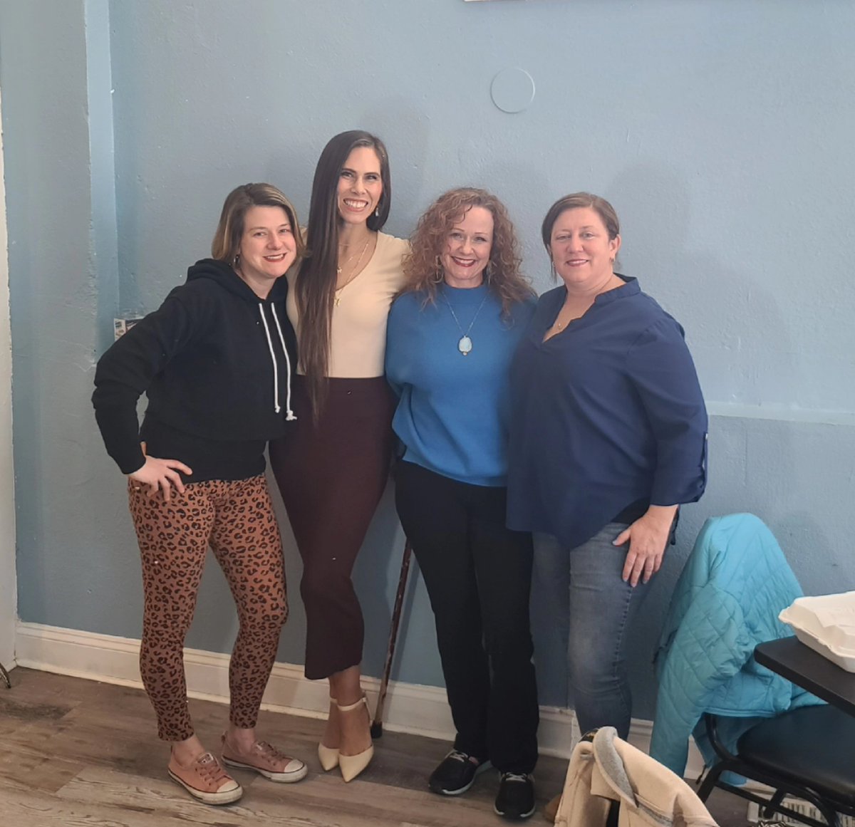 angelabingaman's tweet photo. Hanging with my witches. 🧙♀️#TaintWeek #HumpDay @lisadclancy @chryssi @DunawayKelli https://t.co/GLcEunSbdc