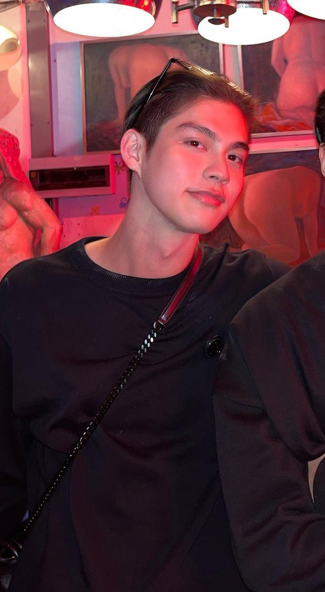 chinitaborracha's tweet photo. เอาแว่นคาดผมแบบนี้เราก็ตายกันหมดสิคะะ🫠🫠🫠🫠🫠

@bbrightvc #bbrightvc
#25thBrightDay https://t.co/uTaD6iFF9M