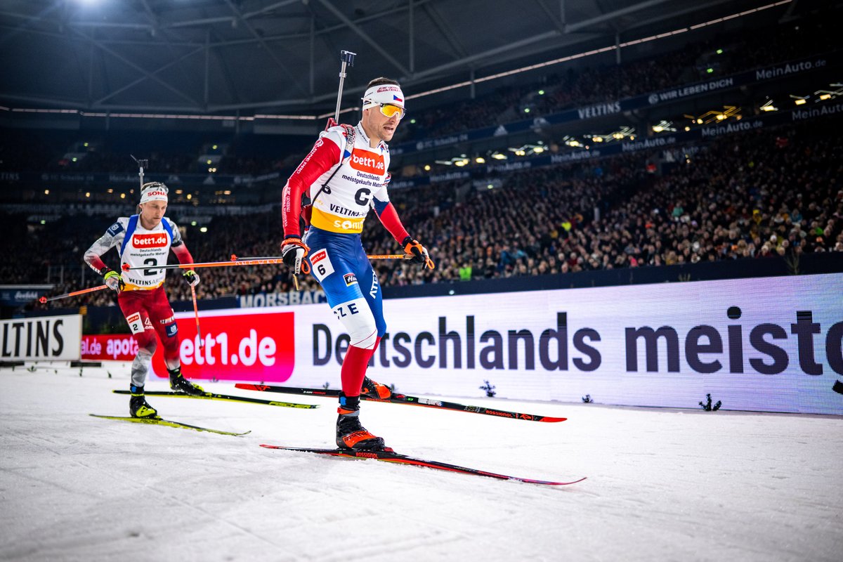 Biathlon auf Schalke tweet media