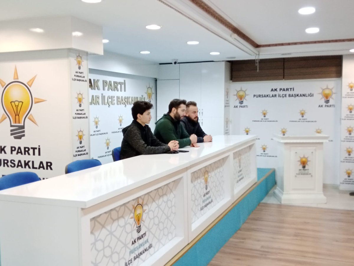 Pursaklar yeni seçmen birimi olarak haftalık olağan yönetim kurulu toplantımızı gençlik kolları başkanımız <a href="/tolga_yildiiz/">Tolga Yıldız</a> başkanlığında gerçekleştirdik.

<a href="/KadirbrahimDnmz/">Kadir İbrahim Dönmez</a> 
<a href="/YeniScmenAnkara/">Yeni Seçmen Ankara</a> 
<a href="/PursaklarAkgenc/">AK Gençlik Pursaklar</a> 
<a href="/ServetTurkayik/">Servet Türkayık🇹🇷</a>