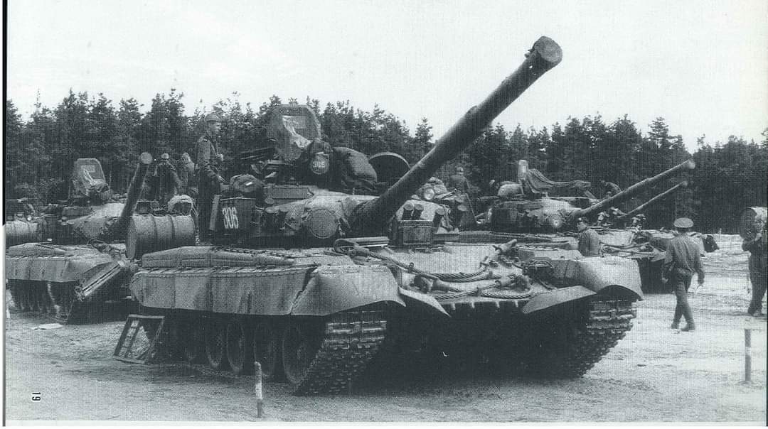 TRUFAULT's tweet photo. #T80B
(Group of #Soviet Forces in Germany 1988).
🇩🇪💥
#Tanks #tankmen #Historia #TankyTalks #tanka #War #Alemania #Germany #Wars #Warzone #History https://t.co/IqVVaNwNQe