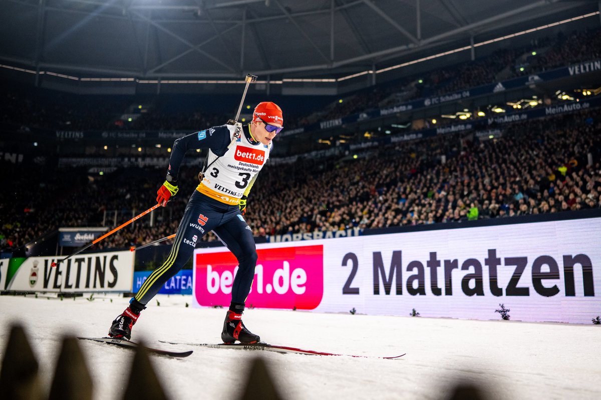 Biathlon auf Schalke tweet media