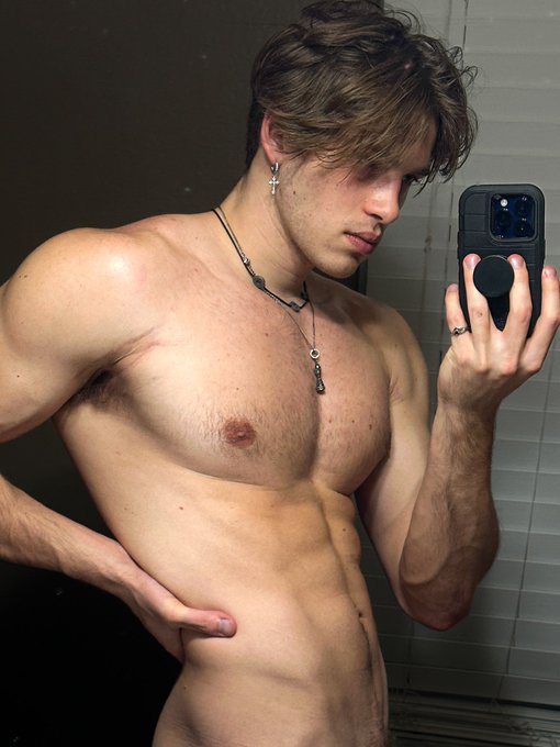 To a new year https://t.co/2Ryf54TNgN