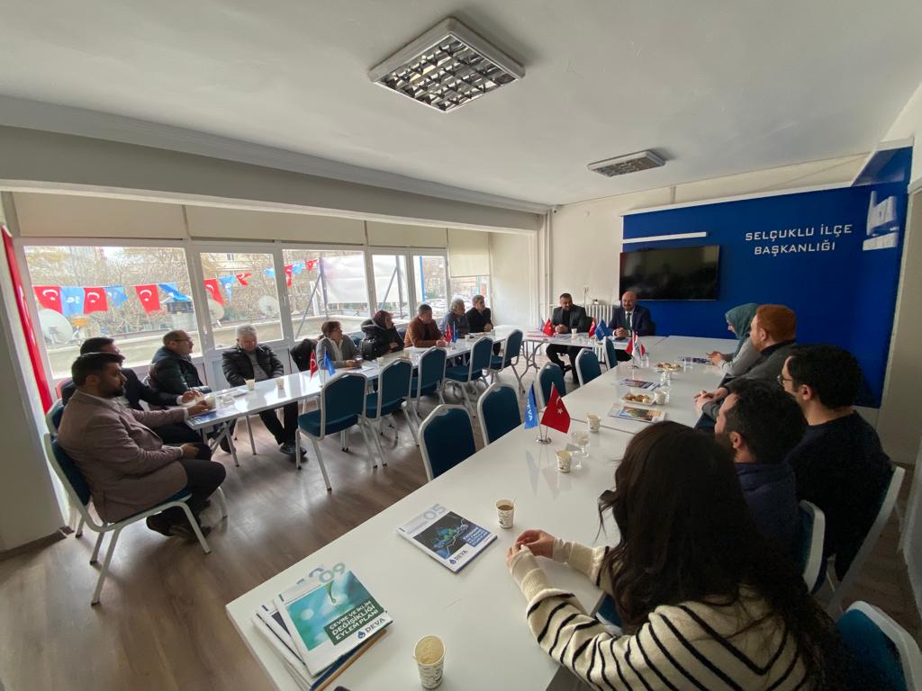 İlçe Başkanımız <a href="/sedatsar76/">Sedat ŞAR</a> ve yönetim kurulumuzu ziyaret eden, <a href="/GelecekSelcuklu/">SELÇUKLU İlçe Başkanlığı</a> ilçe başkanı <a href="/basaranosman42/">OSMAN BAŞARAN</a> ve yönetim kurulu üyelerine nazik ziyaretleri için teşekkür ederiz. 🤝🌱

#OylarDEVAOlsun