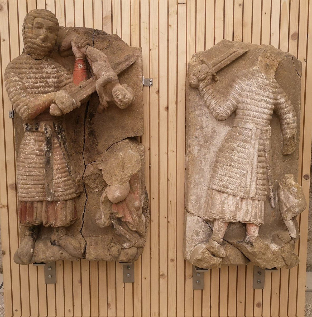 GaliciaMedieval's tweet photo. Daquela Herodes, decatándose de que fora burlado polos magos, incomodouse moito. E, botando contas polos datos dos magos, mandou matar a todos os nenos de dous anos para abaixo, de Belén e da bisbarra.
(Lucas: 2, 16)
#diainocentes #inocentes https://t.co/904niIF6qh
