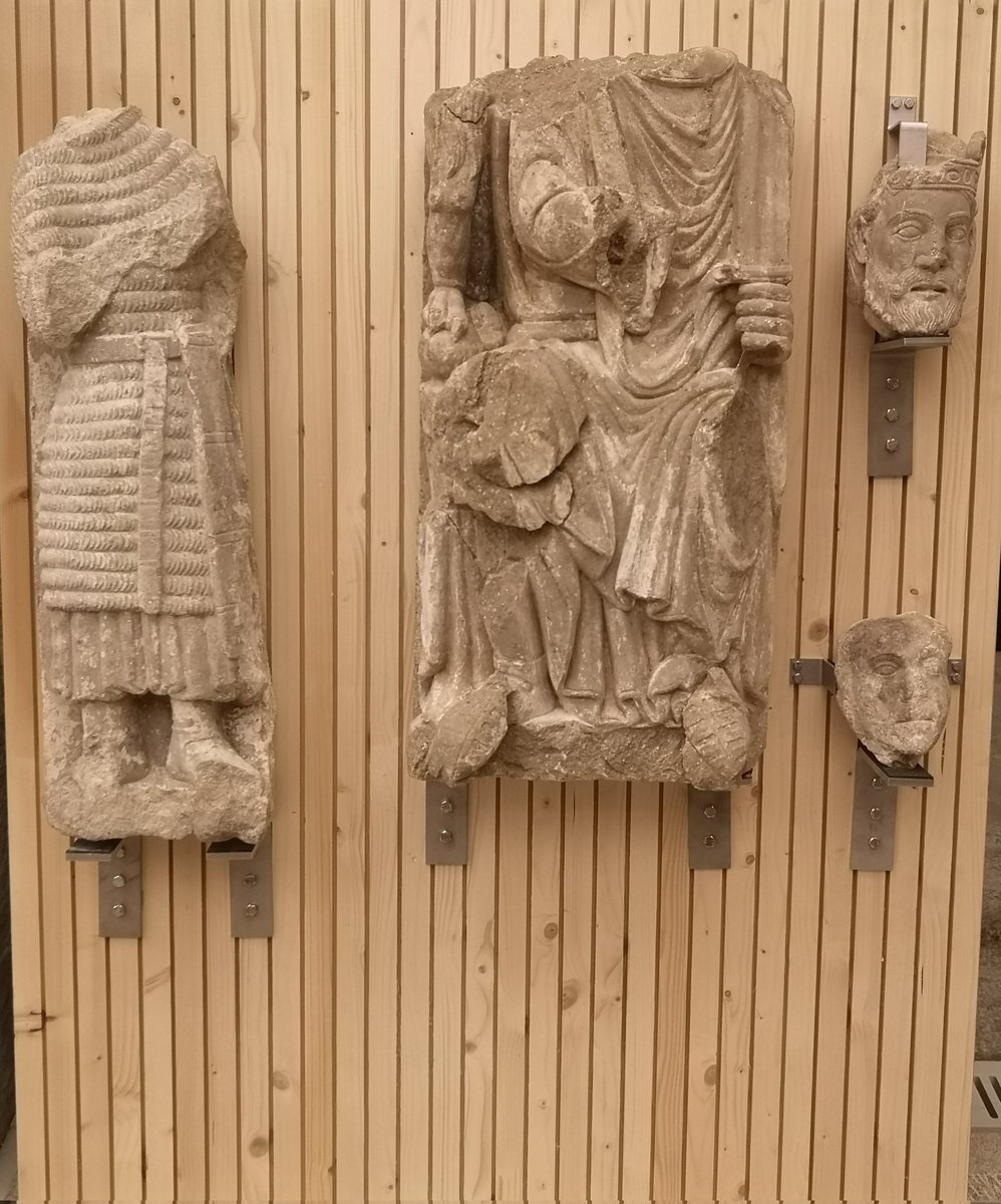 GaliciaMedieval's tweet photo. Daquela Herodes, decatándose de que fora burlado polos magos, incomodouse moito. E, botando contas polos datos dos magos, mandou matar a todos os nenos de dous anos para abaixo, de Belén e da bisbarra.
(Lucas: 2, 16)
#diainocentes #inocentes https://t.co/904niIF6qh