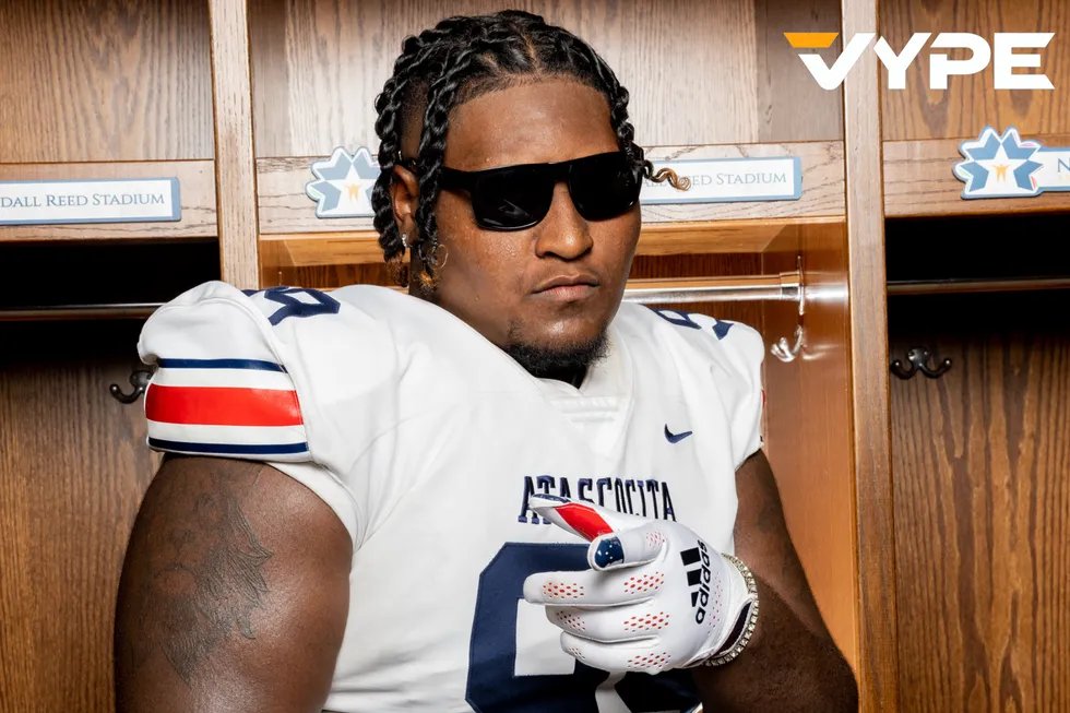 .<a href="/SunAndSkiSports/">Sun & Ski Sports</a> presents the 2022 VYPE HOU Public School 🏈 DL of the Year Fan Poll! Voting ends Wednesday, January 4th at 11:59 PM 

Nominees: 
<a href="/Samu4T/">Samu Taumanupepe ✌︎</a> 
<a href="/DJ2g23/">David “DJ” Hicks Jr.</a> 
<a href="/SerigneT97/">Serigne Tounkara☪️</a> 
<a href="/d1_tee0/">Terrance “Mean” Green</a>
<a href="/itszachszn/">Zachary Chapman</a> 
<a href="/ElijahF2023/">Elijah “HULK” Fields</a> 
<a href="/Trilldyl8/">Dylan Spencer</a> 
<a href="/BigAsh_90/">4⭐ Ashton C. Porter</a> 

VOTE:vype.com/vype-hou-publi…