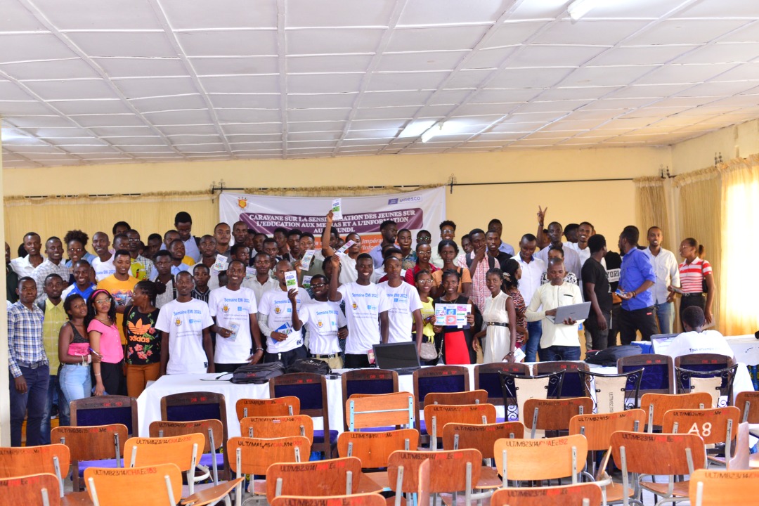 AMusongati's tweet photo. La 2 jrs de la sensibilisation  aux étudiants de l'université du Lac Tanganyika,sous financement de l'UNESCO
@MILCLICKS 
@unescobdi 
@EdukMedia https://t.co/8ohd9CR4bF