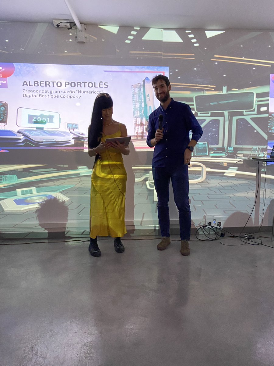 NettDigital's tweet photo. ⭐@albertoportoles , exalumno del #MasterMPD 11, hace 10 años, creador del sueño @numericco.
👉“La revolución visual y digital que las marcas merecen”.
Empezó con el premio de mejor web en su categoría, y ahora ya no le caben más premios en la mesa.
#21AniversarioNETT https://t.co/slx2Xr9hlb