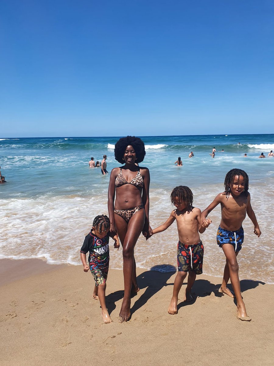 It's been a while...Greetings from my cubs and I, all the way from KwaMhlabuyalingana ❤️🍫... #BETHESUNinJKT #AlwaysHereForSana #kedezembaboss #family #motherof3 #almost40