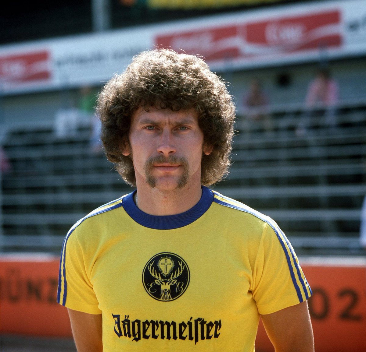 LaElastica10's tweet photo. @RevistaPanenka ¡Eintracht Braunschweig y @Jagermeister_es con vosotros empezó todo! https://t.co/fmwu2j40MQ