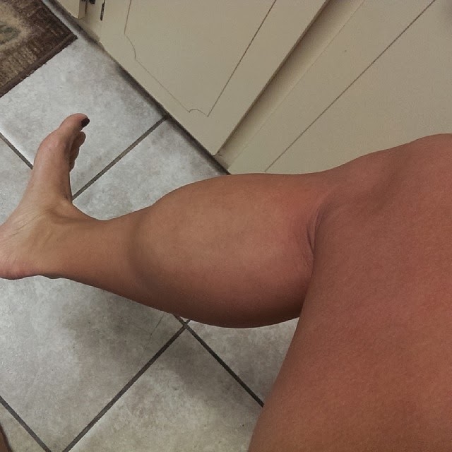 #calves #bigcalves #fitnesscalves #hugecalves #thickcalves and more at: her-calves-muscle-legs.com/2022/12/calf-m…