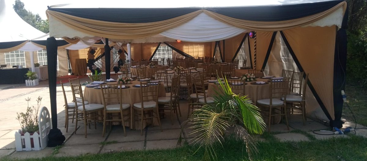 DixonLites's tweet photo. Family  celebration  🎉  . Gold and  white  decorations https://t.co/oaISCFCuGa
