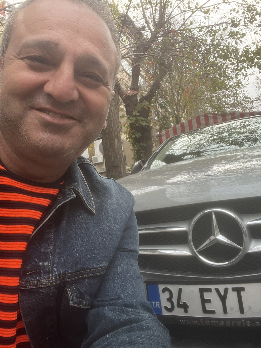 ekremacikel's tweet photo. Kaderdaşlarım,
bilinçli ve dirençli #EYT lim❤️

Ailece hem ağladık
hem de mutluluk kahkahaları attık.

Sizlerden övgü dolu, vefa yüklü, teşekkür mesajlar alıyorum.

Ben müteşekkirim.
#cokbekledik başardık.
Duam kabul oldu.
Canlı yayını da benim yaptım.

Bu mücadele unutmayacak🙋🏻‍♂️ https://t.co/Ji5Ed0zRTe