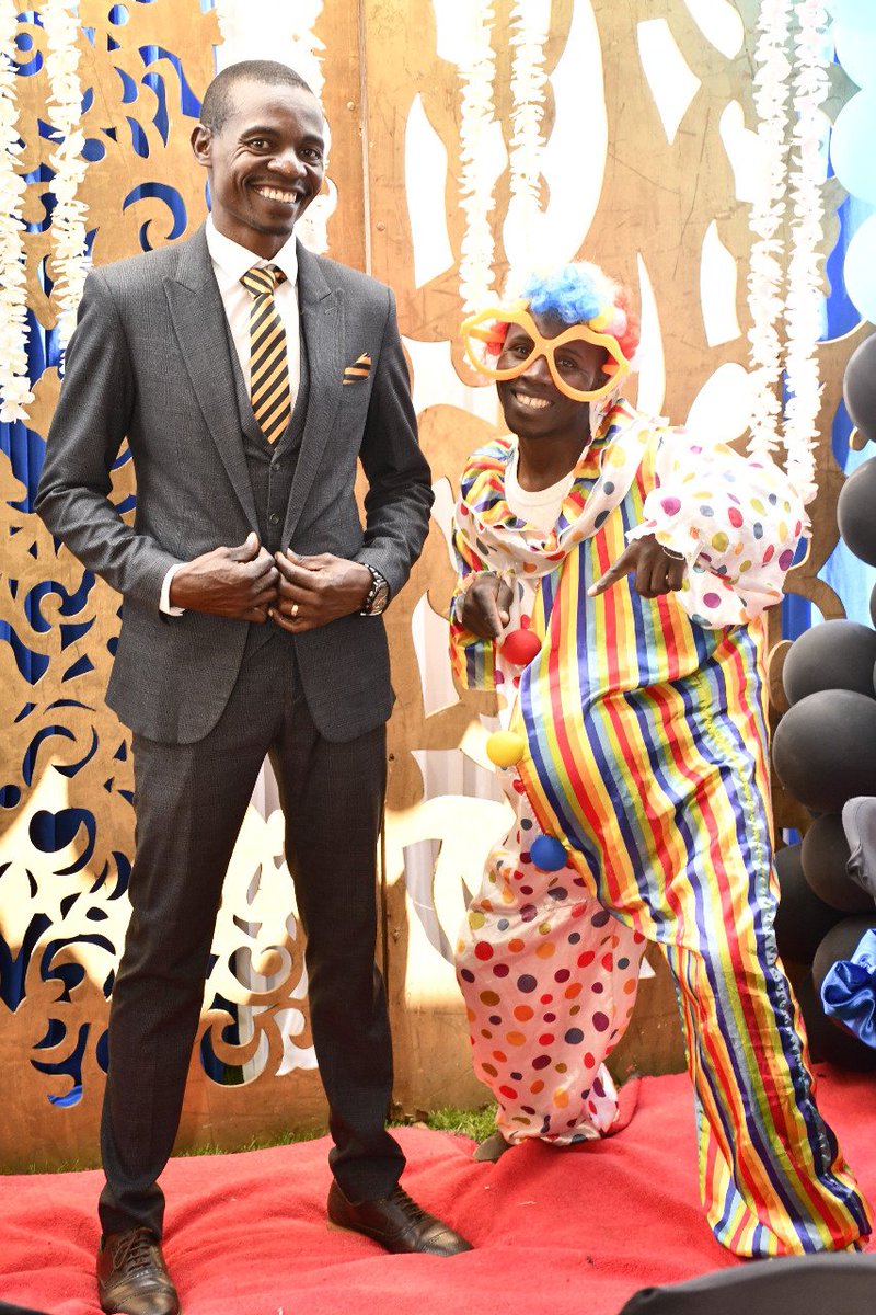 DixonLites's tweet photo. Cheer to our kids  entertainment  clown 🤡  . 0706268213 for kids 🏰 Castle,  face painting 🎨 https://t.co/A9JGWK0Nud