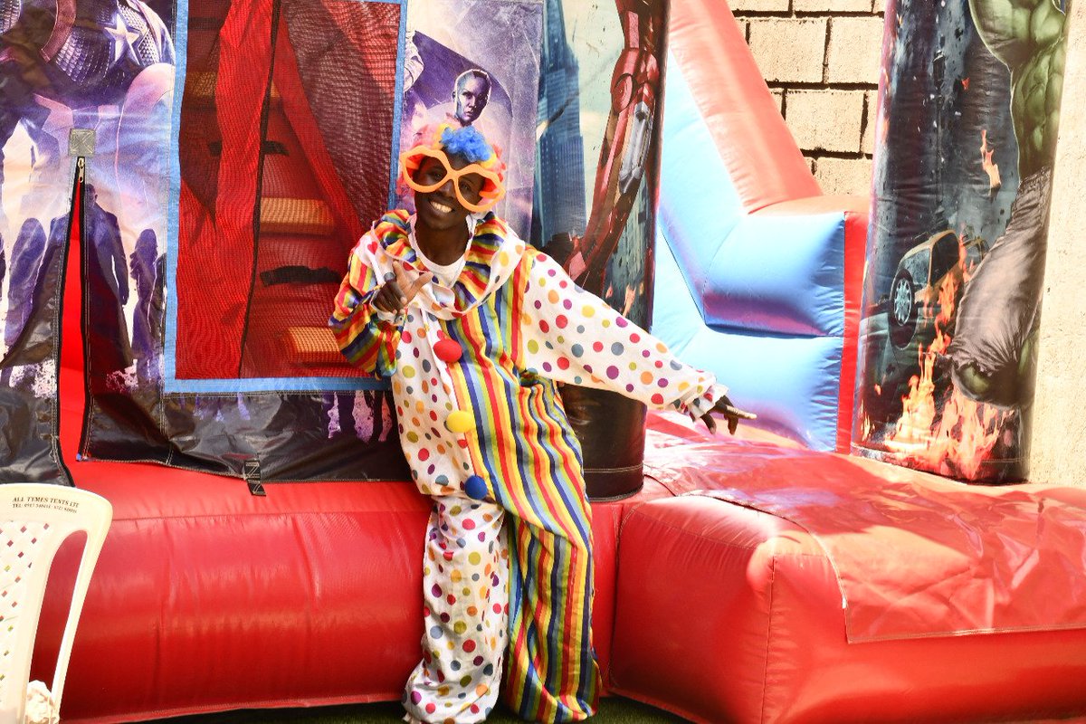 DixonLites's tweet photo. Cheer to our kids  entertainment  clown 🤡  . 0706268213 for kids 🏰 Castle,  face painting 🎨 https://t.co/A9JGWK0Nud