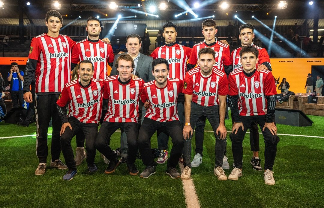 ElReinoKL's tweet photo. Plantilla @AniquiladoresFC:
1️⃣ @Danip__25
2️⃣ @Marc_Galvany
3️⃣ Andres Serrano
4️⃣ @BernatRoviraS
5️⃣ @PauManye_9
6️⃣ @xavigjorquera98
7️⃣ @gillesvidal9
8️⃣ @jadir55555
9️⃣ @RogerBonet11
🔟 Javier Morales

Presidente: @JuanSGuarnizo 

#KingsLeague https://t.co/1L6qghp6Me